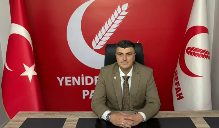 Yeniden Refah Partisi Gölcük İlçe Başkanı Osman Çavdar, Yönetimini Tanıttı