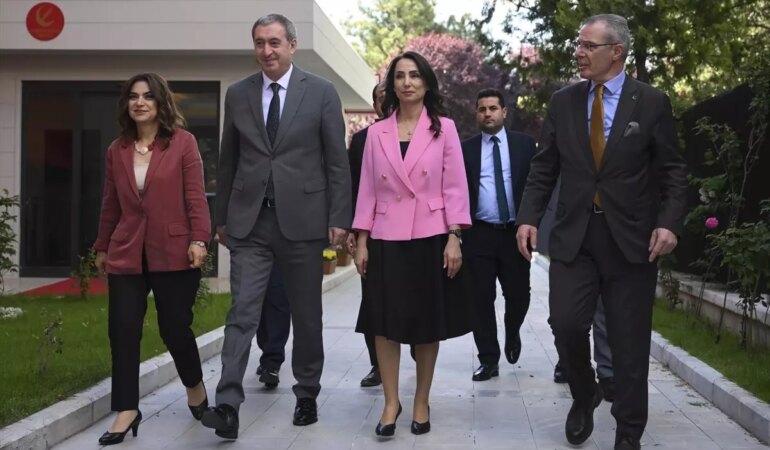 DEM Parti Heyeti Yeniden Refah Partisi’ni Ziyaret Gerçekleştirdi