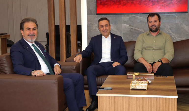 Mehmet Aşıla, Başkan Muhsin Dere’yi Ziyaret Etti