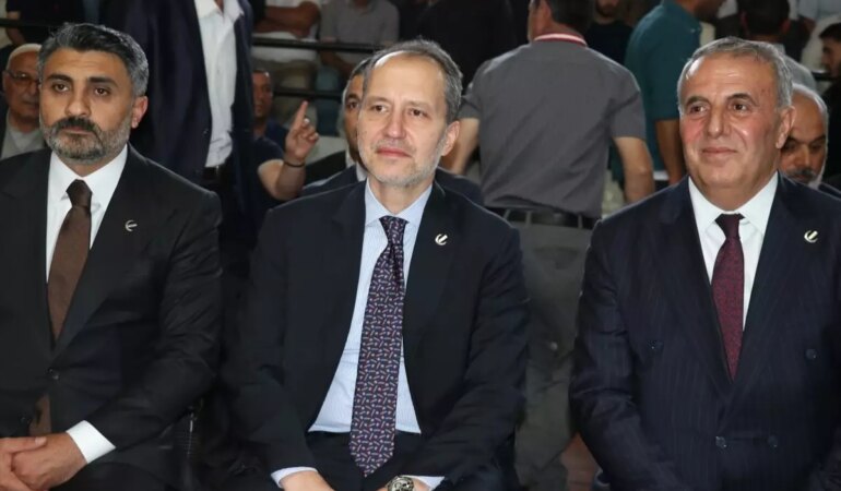 Fatih Erbakan, Ağrı’da Yeniden Refah Partisi Kongresi’nde Konuşma Gerçekleştirdi