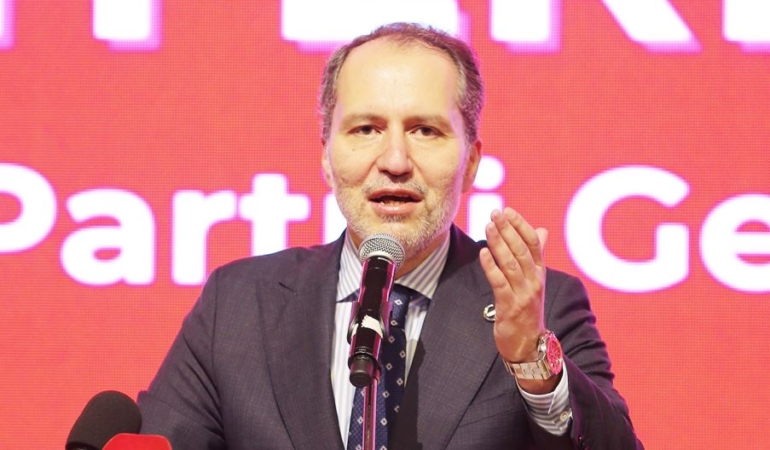 Şatafat ve israf var, memurlara yok.